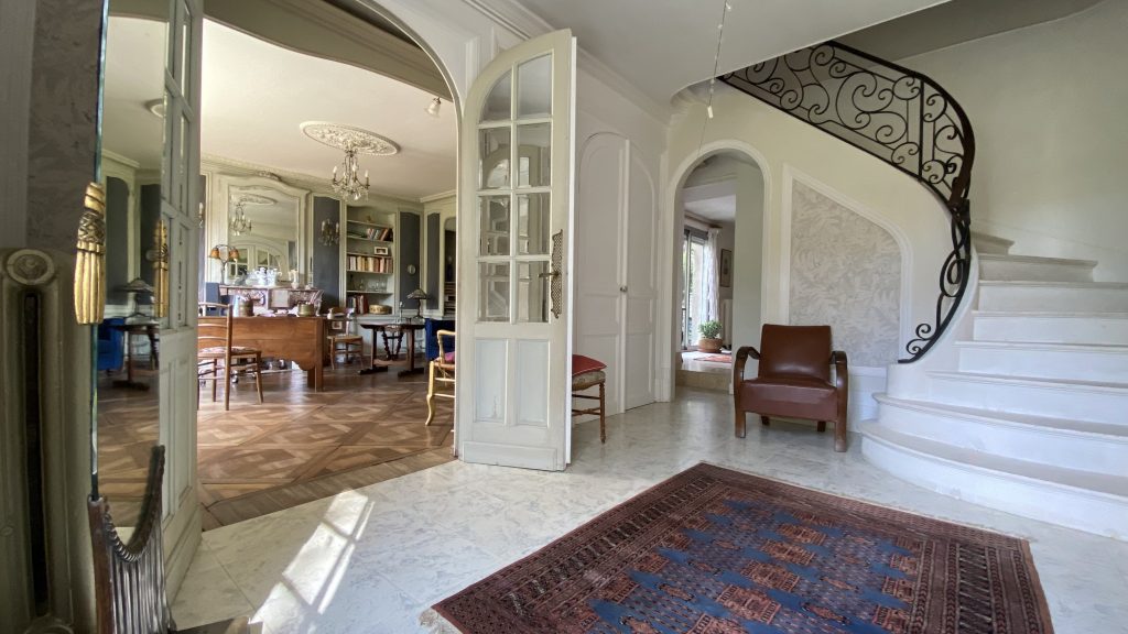 entrée principale de la maison patronale
